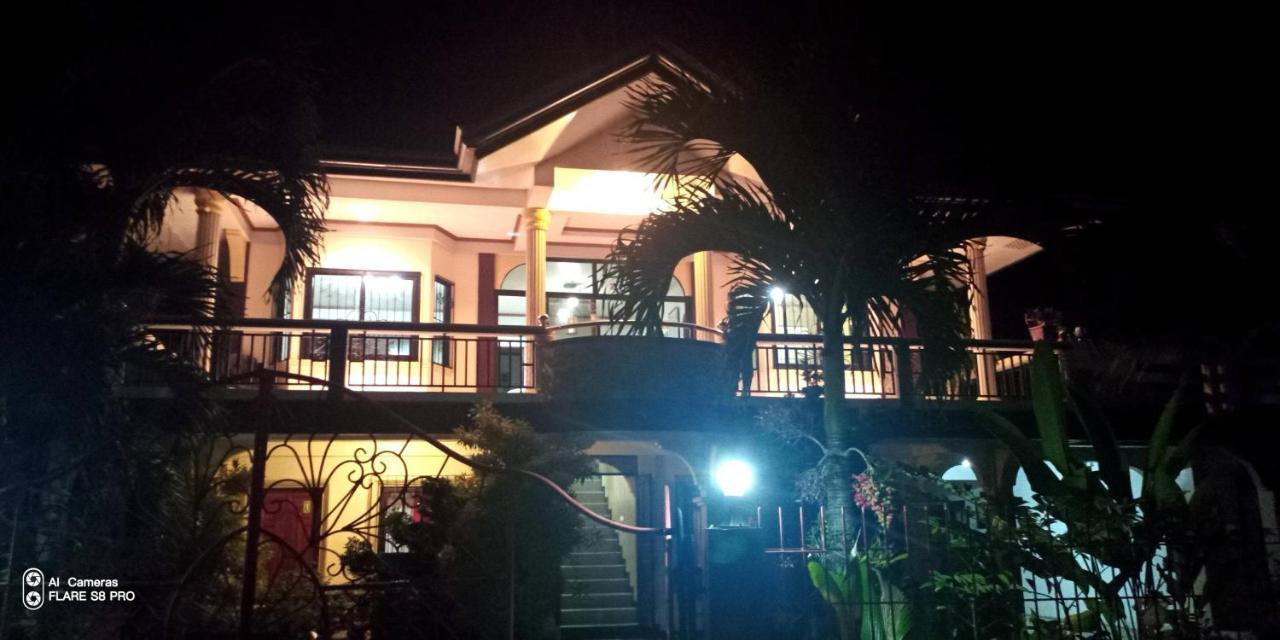 Riverside At Aninuan Accommodation And Food ปูแอร์โตกาเลรา ภายนอก รูปภาพ