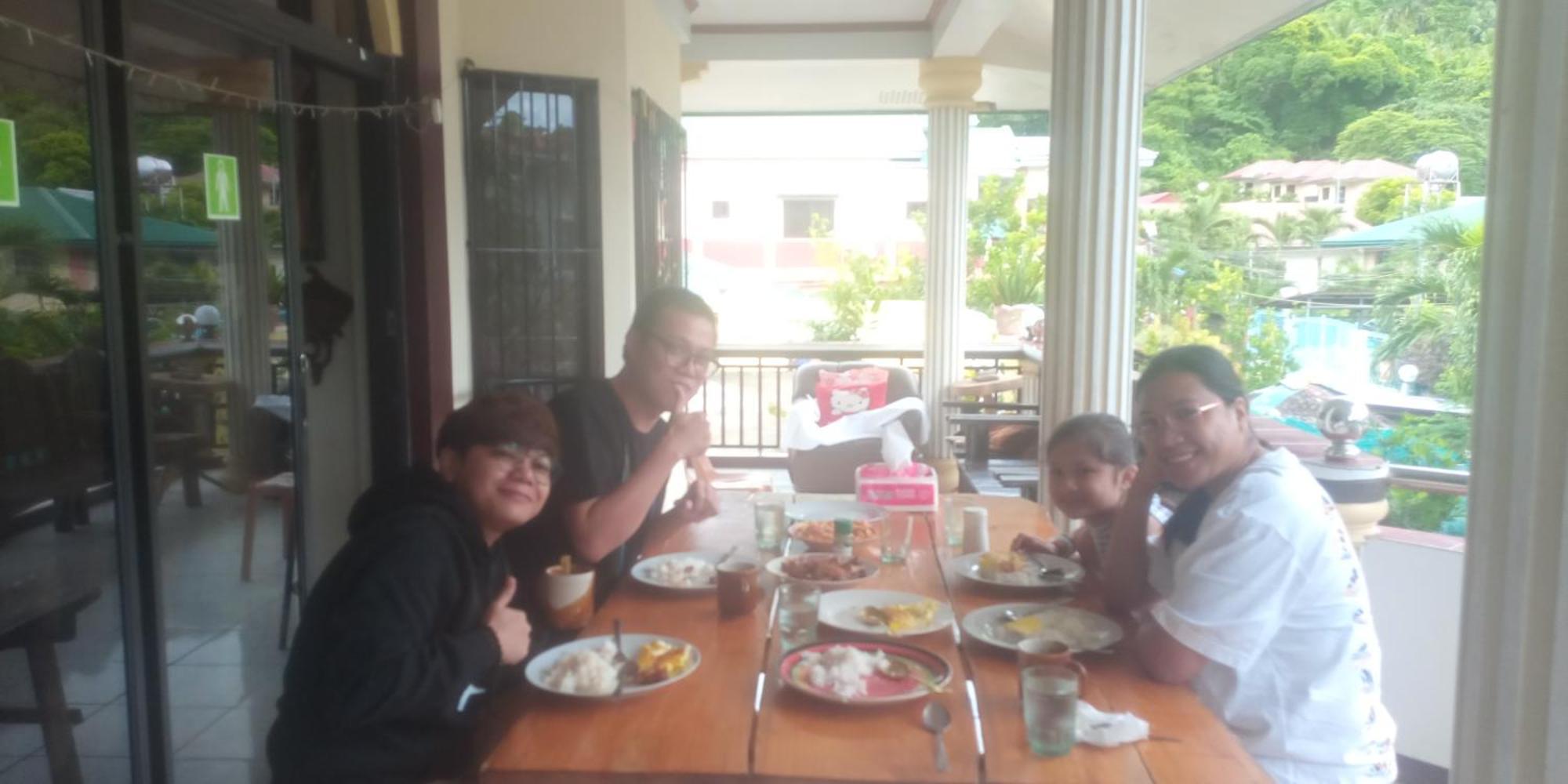 Riverside At Aninuan Accommodation And Food ปูแอร์โตกาเลรา ภายนอก รูปภาพ
